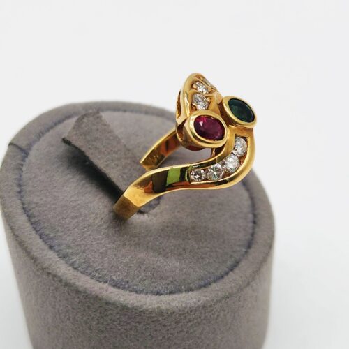 Alternative view of ANELLO CONTRARIE CON SMERALDO RUBINO E BRILLANTI </br> REOX 182619