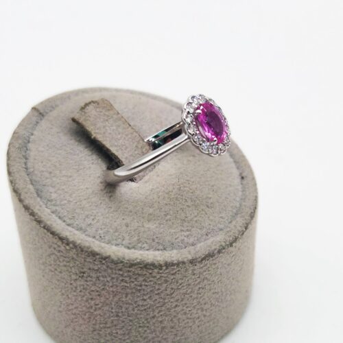 Alternative view of ANELLO ORO BIANCO CON BRILLANTI E ZAFFIRO ROSA </br> TCN 119959